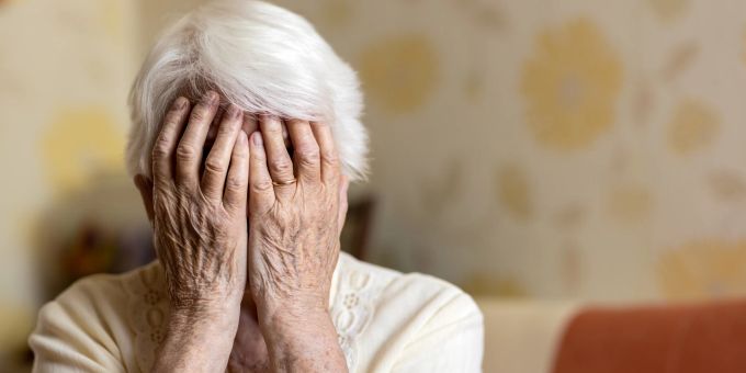 Demenz und ihre Ausprägungen wie Alzheimer betrifft vor allem ältere Menschen. Demenz Alzheimer