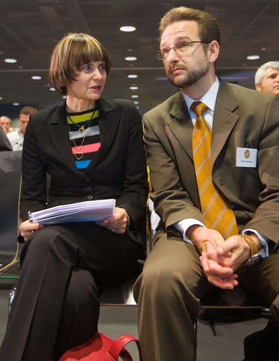 SP-Aussenministerin Micheline Calmy-Rey und Thomas Greminger im Oktober 2007. Greminger war damals Chef der «Politischen Abteilung IV».