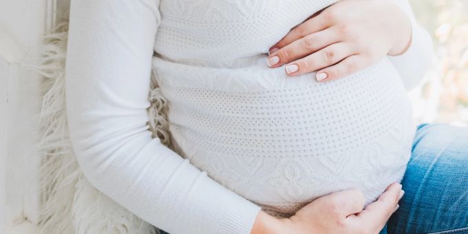 In der EU gibt es oftmals gute Konditionen für werdende Mütter: Mutterschutz und Karenz sind hier normal. In den USA sieht dies allerdings häufig anders aus - was Rachann McKnight selbst erf Schwanger entlassen