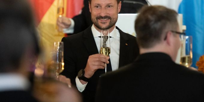 Kronprinz Haakon ist der Stiefvater von Marius. (Archivbild) Haakon