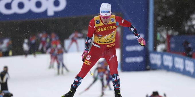 Johannes Hoesflot Klaebo läuft bei der Tour de Ski souverän zum Gesamtsieg. Tour de Ski Klaebo