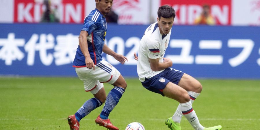 Giovanni Reyna (r) aus den USA spielt für Borussia Dortmund.