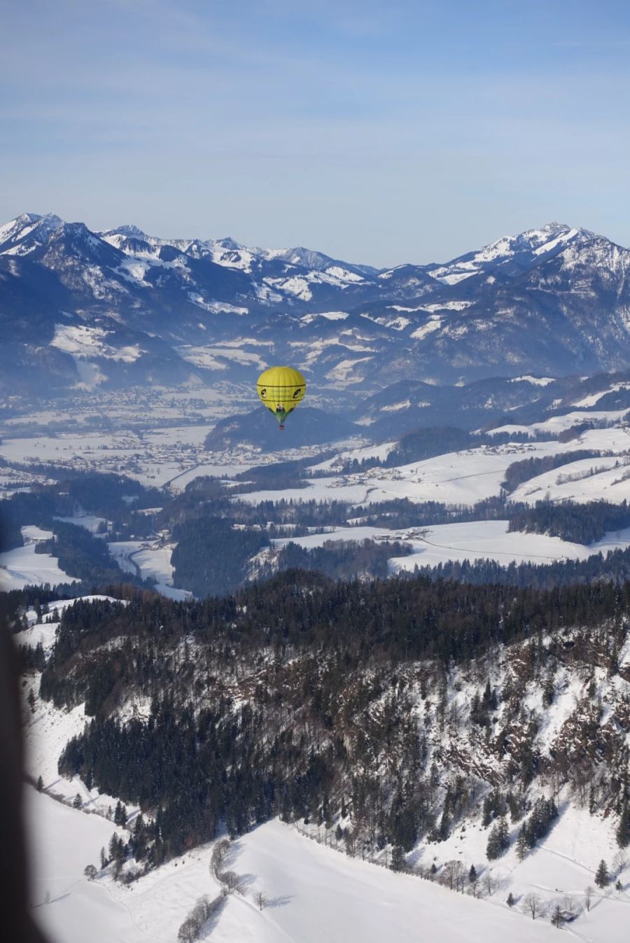 Winter Wald Ballon Vogelperspektive