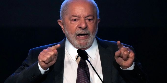 Brasiliens Staatschef Lula zieht Konsequenzen nach den Krawallen in der Hauptstadt. Brasiliens Staatschef Lula zieht Konsequenzen nach den Krawallen in der Hauptstadt.