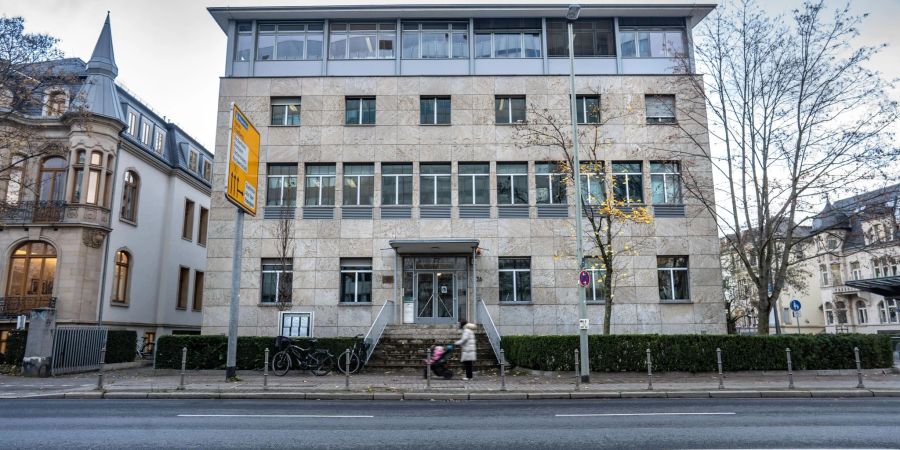 Das IfS gilt als Wiege der „Frankfurter Schule“, die kritische linke Theorie, die in den 1960er-Jahren die Studentenbewegung stark beeinflusste.