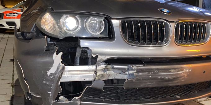 Schaffhausen: Kollision zwischen Auto und Linienbus Schaffhausen: Kollision zwischen Auto und Linienbus