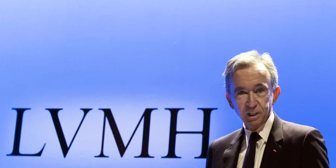 Bernard Arnault war gemäss der Forbes-Liste kurze Zeit der reichste Mensch der Welt. forbes liste reichste menschen
