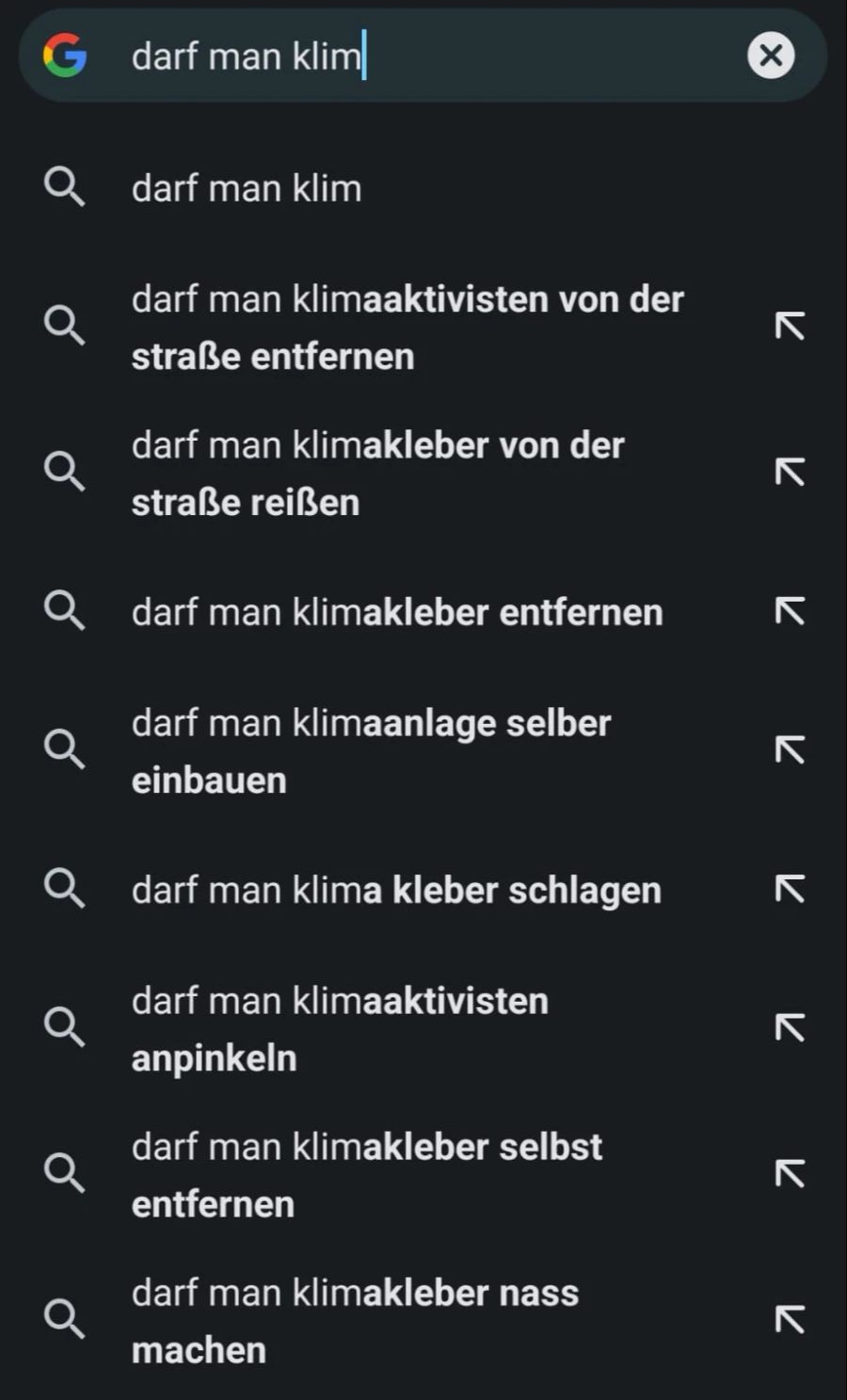 Google-Nutzer wollen Klimaaktivisten nicht nur überfahren, sondern gar anpinkeln.