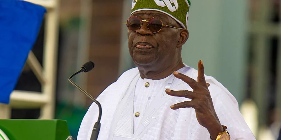 ARCHIV - Auf diesem vom nigerianischen Aussenministerium veröffentlichten Bild spricht Bola Ahmed Tinubu, neuer nigerianischer Präsident, nach seiner Vereidigung bei einer Zeremonie. Foto: Sunday Aghaeze/Nigeria State House/AP/dpa - ACHTUNG: Nur zur redaktionellen Verwendung und nur mit vollständiger Nennung des vorstehenden Credits