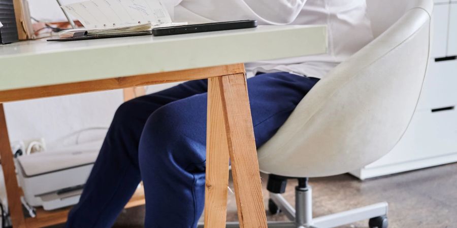 Knapp sechzig Prozent sagen, dass in ihrem jeweiligen Job die Auswirkungen des Fachkräftemangels zu spüren sind.