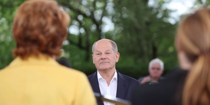 Erfurt (D) - Scholz hält höheres Rentenalter für unnötig