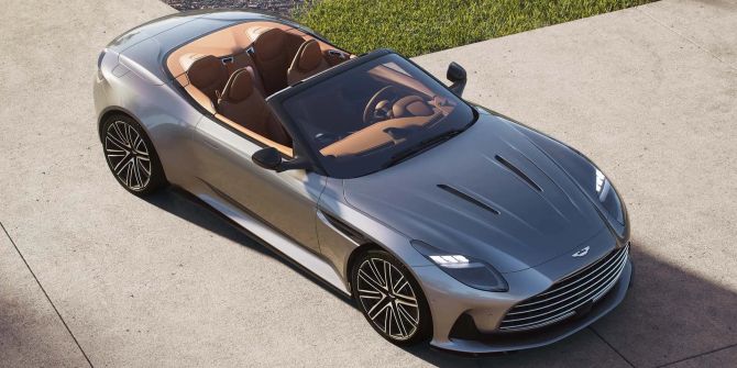 Aston Martin DB12 Volante