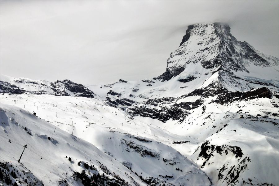 Die Gletscher in der Schweiz verlieren an Volumen.