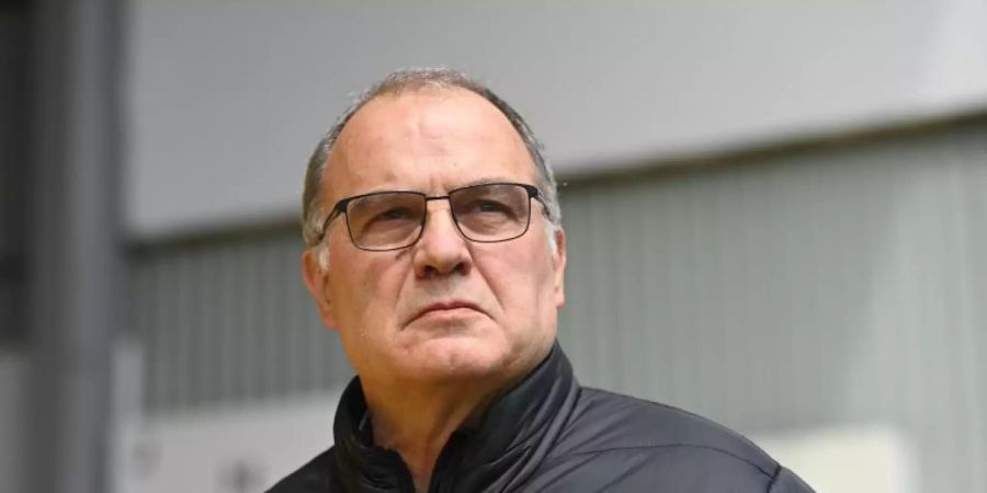 Hat einen neuen Vertrag bei Leeds United unterschrieben: Coach Marcelo Bielsa. Foto: Gareth Copley/PA Wire/dpa