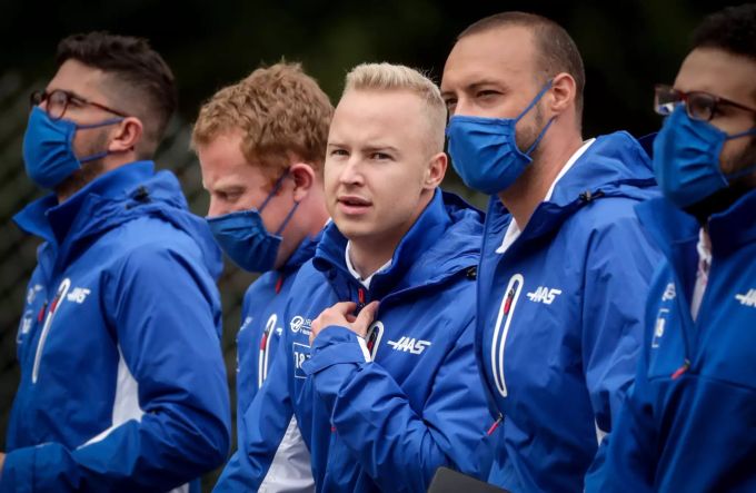 Nikita Mazepin (Haas F1) ist mit seinem Teamkollegen Mick Schumacher nicht glücklich. Nikita Mazepin Mick Schumacher