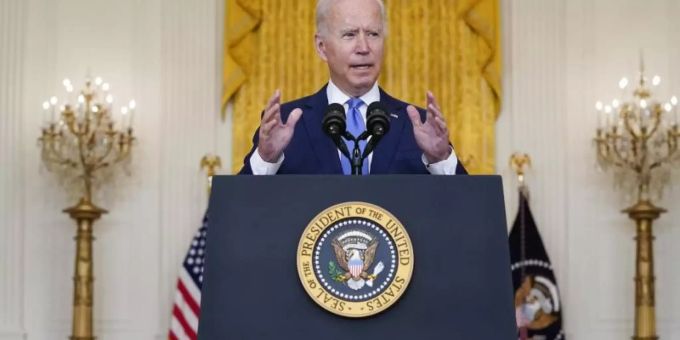 US-Präsident Joe Biden hat Sanktionen gegen finanzielle Unterstützer der Terrororganisation Al-Kaida in der Türkei verhängt. Foto: Evan Vucci/AP/dpa US-Präsident Joe Biden hat Sanktionen gegen finanzielle Unterstützer der Terrororganisation Al-Kaida in der Türkei verhängt. Foto: Evan Vucci/AP/dpa