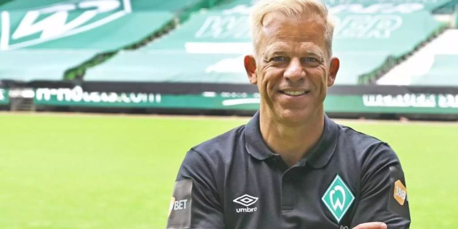 Mahnt den Wiederaufstieg nicht über den Wiederaufbau zu stellen: Werders neuer Trainer Markus Anfang. Foto: Carmen Jaspersen/dpa-Pool/dpa