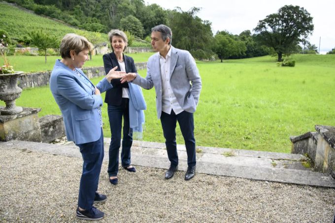 Verbringen ihre Sommerferien alle in der Heimat. Viola Amherd (l.), Simonetta Sommaruga (Mitte) und Ignazio Cassis (r.). bundesräte