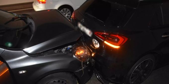 An den Autos entstand Sachschaden in der Höhe von mehreren Zehntausend Franken. Unfall