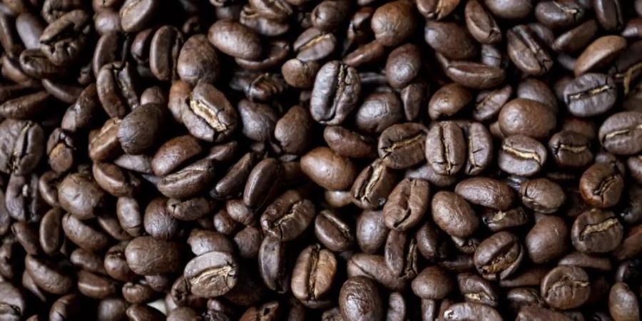 Kaffee ist der Deutschen liebstes Getränk - der Pro-Kopf-Verbrauch lag 2020 bei durchschnittlich 168 Litern. Foto: Fabian Sommer/dpa