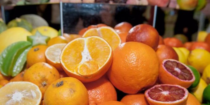 Auch für Orangen und andere Zitrusfrüchte führt die EU neue Grenzwerte für Gifte ein. Foto: Felix Zahn/dpa Auch für Orangen und andere Zitrusfrüchte führt die EU neue Grenzwerte für Gifte ein. Foto: Felix Zahn/dpa