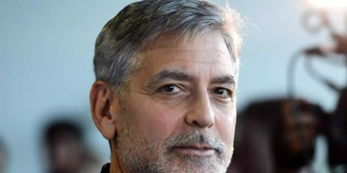 Spricht den Bewohnerinnen und Bewohnern von Laglio am Comer See Mut zu: Hollywoodstar George Clooney. Foto: Ian West/PA Wire/dpa Spricht den Bewohnerinnen und Bewohnern von Laglio am Comer See Mut zu: Hollywoodstar George Clooney. Foto: Ian West/PA Wire/dpa