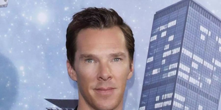 Der Schauspieler Benedict Cumberbatch kommt 2016 zur Vorführung des Kinofilms «Doctor Strange». Foto: Jörg Carstensen/dpa