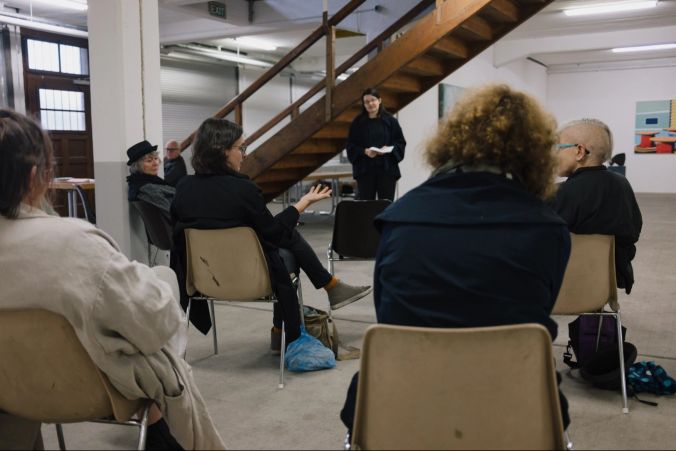 Es entstand eine lebendige Diskussion unter den Anwesenden, grösstenteils selbst Kunstschaffende.