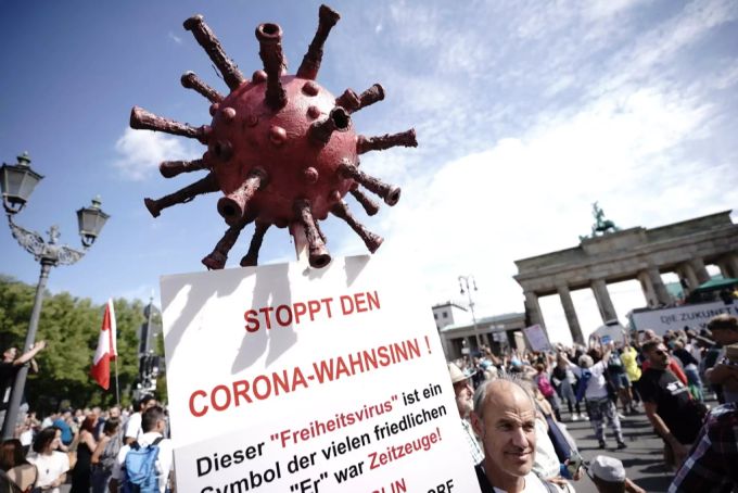 Anhänger von Verschwörungstheorien lassen sich nicht mit Gegenbeweisen erreichen. Coronavirus
