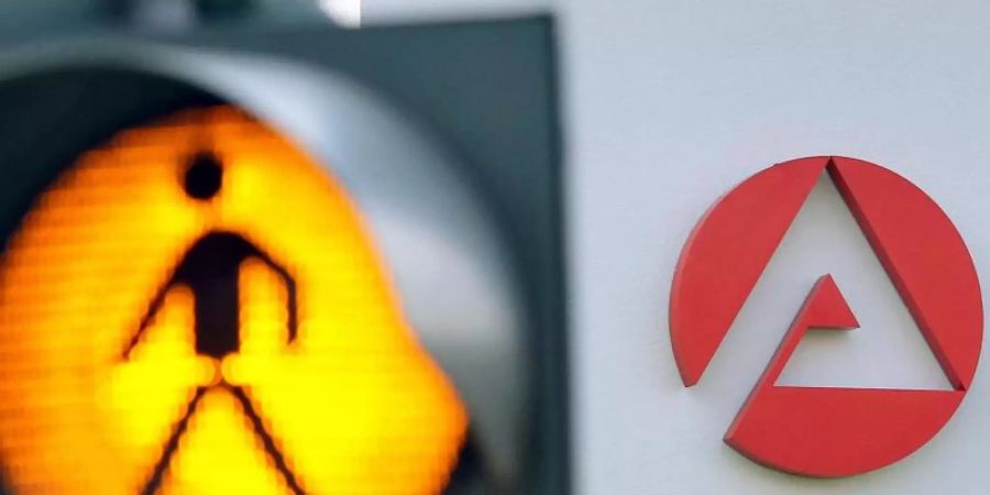 Das Kurzarbeitergeld wird von der Agentur für Arbeit gezahlt. Foto: Jan Woitas/ZB/dpa