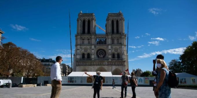 Der Hammer-Angreifer von Notre-Dame muss für 28 Jahre ins Gefängnis. Notre Dame