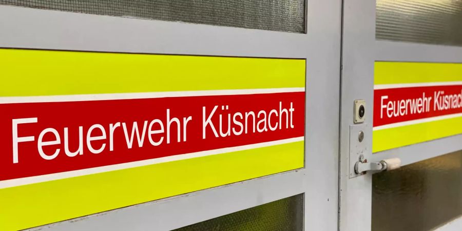 Das Feuerwehrgebäude in Küsnacht (ZH).