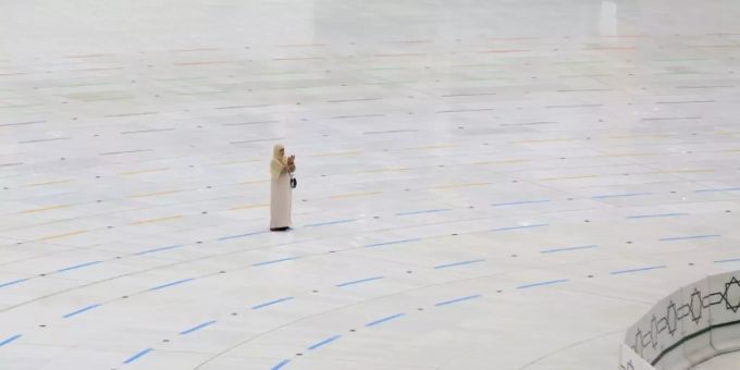 Ein Gläubiger vor der Kaaba. kaaba