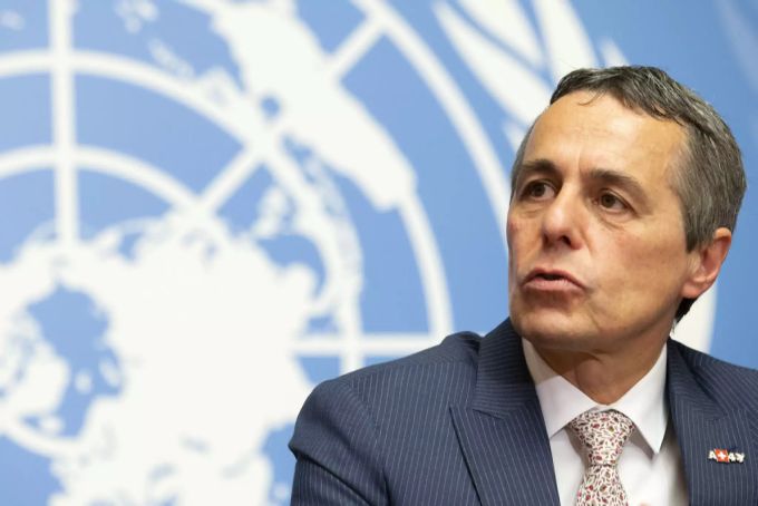 Für Bundesrat Ignazio Cassis sind Waffenexporte nicht in Konflikt mit dem humanitären Völkerrecht. Cassis UNO