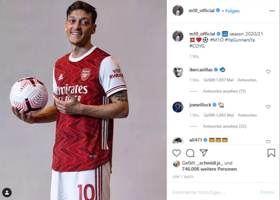 Mesut Özil im neuen Arsenal-Trikot zur Saison 2020/21.