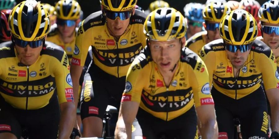 Der Sportdirektor des Jumbo-Visma-Teams von Primoz Roglic wurde nach einem Ausraster von der Tour ausgeschlossen. Foto: David Stockman/BELGA/dpa