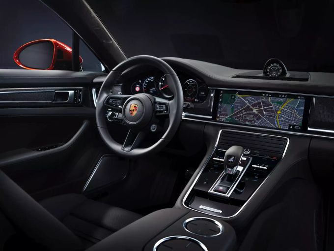 Im Interieur bliebt bis auf einen grösseren Funktionsumfang optisch alles beim Alten. Porsche Panamera Turbo S