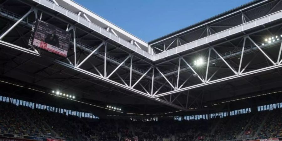 Solche Bilder aus dem Stadion in Düsseldorf wird es vorerst nicht wieder geben (2018). Foto: Bernd Thissen/dpa