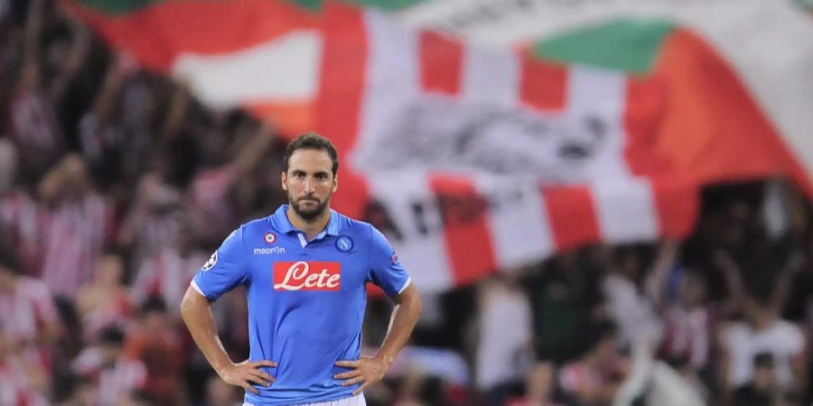 Auch Napolis Gonzalo Higuain hätte der Holländer gerne verpflichtet.