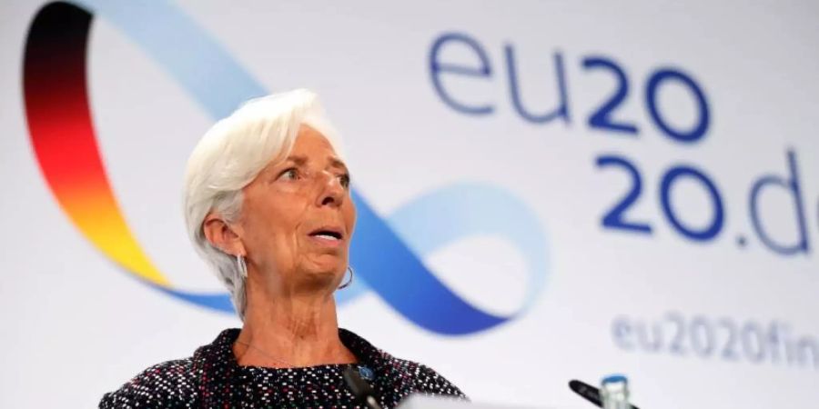 «Die Auswirkungen der Pandemie spürt man weiterhin», sagte die Präsidentin der Europäischen Zentralbank (EZB), Christine Lagarde. Foto: Hannibal Hanschke/REUTERS/POOL/dpa