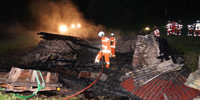 Beim Brand eines Stallgebäudes wurde niemand verletzt.