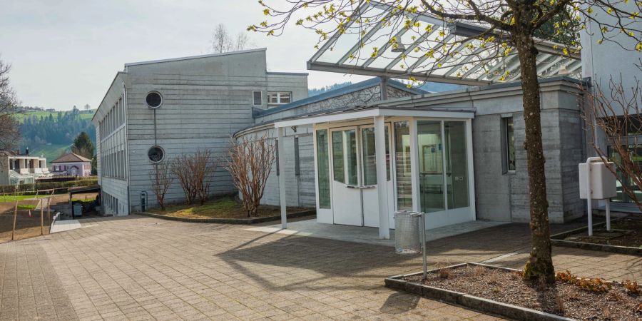 Das Oberstufenschulhaus Bugalu in Bütschwil.