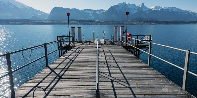An der Schifflände Oberhofen am Thunersee wird es dieses Wochenende auch sonnig. wetter