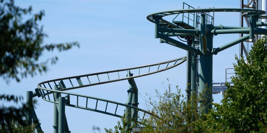 Im rheinland-pfälzischen Klotten starb eine Frau bei einem Achterbahn-Unfall.