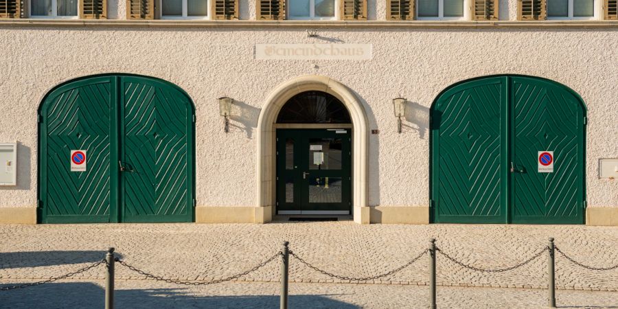 Der Eingangsbereich der Gemeindeverwaltung in Humlikon.