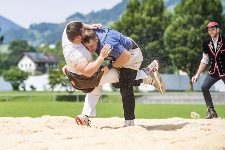 Wicki Joel gewinnt im fünften Gang gegen Wittwer Jan.