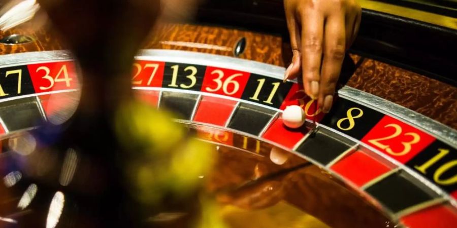 Ein spielsüchtige Nonne in Kalifornien soll über Jahre hinweg Hunderttausende Dollar veruntreut haben. Foto: Christoph Schmidt/dpa