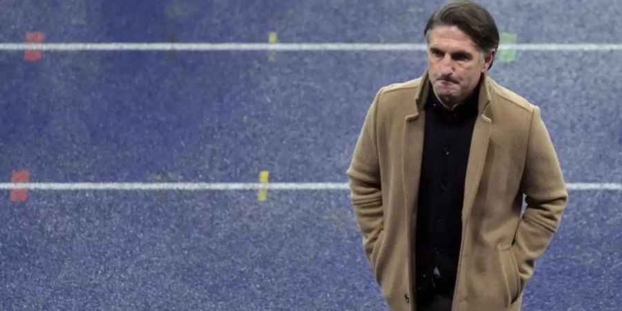 Hertha-Trainer Bruno Labbadia will mit seinem Team in der Tabelle weiter nach oben. Foto: Soeren Stache/dpa-Zentralbild/POOL/dpa