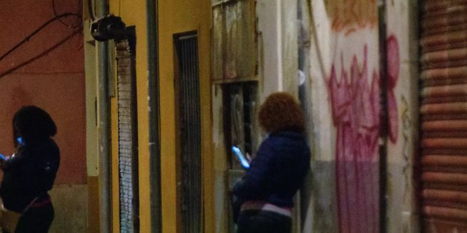 Prostituierte warten auf Kunden an der Puerta de Sant Antoni in Palma de Mallorca. Foto: Mar Granel/dpa Prostituierte warten auf Kunden an der Puerta de Sant Antoni in Palma de Mallorca. Foto: Mar Granel/dpa