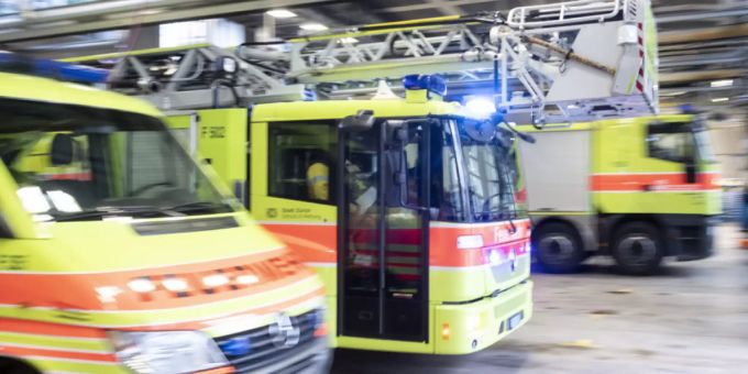 Die Feuerwehr musste wegen einem Gasgeruch in Dübendorf ZH ausrücken. (Symbolbild) gasgeruch dübendorf ZH